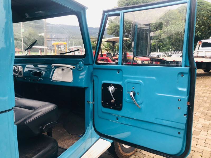 TOYOTA - BANDEIRANTE - 1980/1980 - Azul - R$ 68.800,00