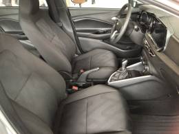 CHEVROLET - ONIX - 2025/2026 - Prata - R$ 92.800,00