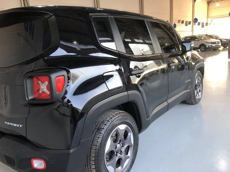 JEEP - RENEGADE - 2015/2016 - Preta - R$ 67.800,00