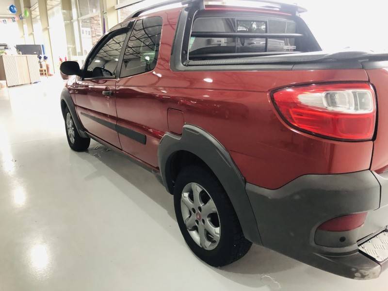 FIAT - STRADA - 2015/2016 - Vermelha - R$ 69.800,00
