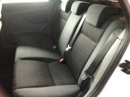 FORD - FOCUS - 2010/2011 - Branca - R$ 43.800,00