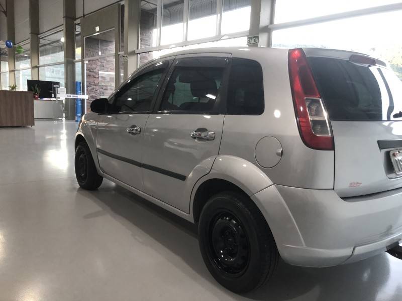 FORD - FIESTA - 2009/2009 - Prata - R$ 21.800,00