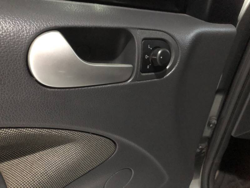 VOLKSWAGEN - VOYAGE - 2013/2013 - Cinza - R$ 37.800,00