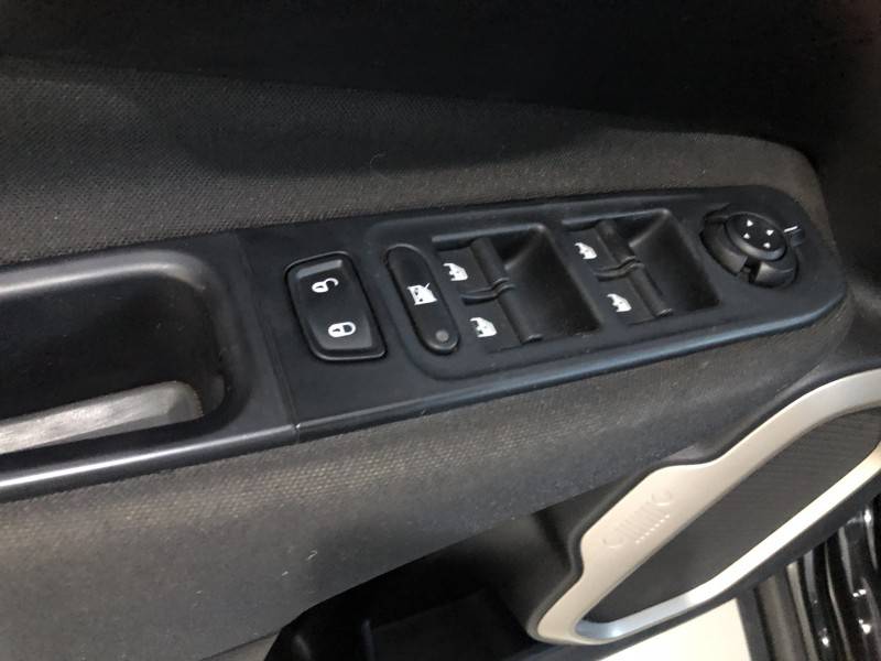 JEEP - RENEGADE - 2015/2016 - Preta - R$ 67.800,00