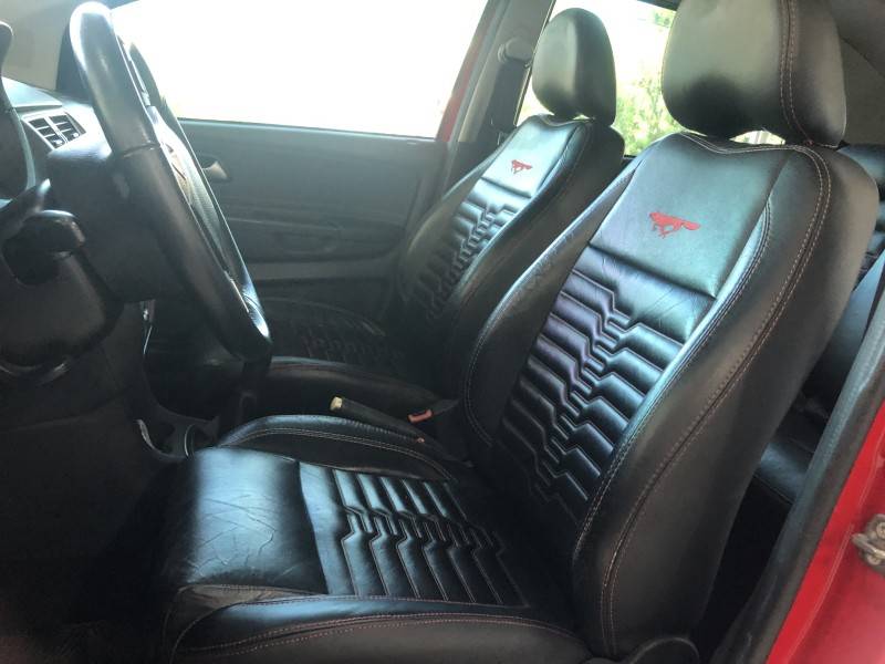 VOLKSWAGEN - CROSSFOX - 2013/2014 - Vermelha - R$ 49.800,00