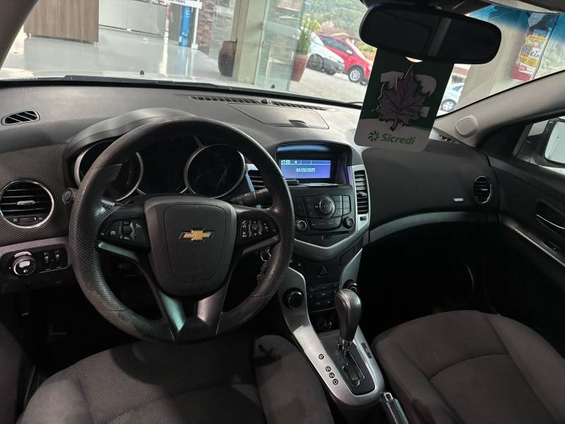 CHEVROLET - CRUZE - 2012/2012 - Branca - R$ 52.800,00