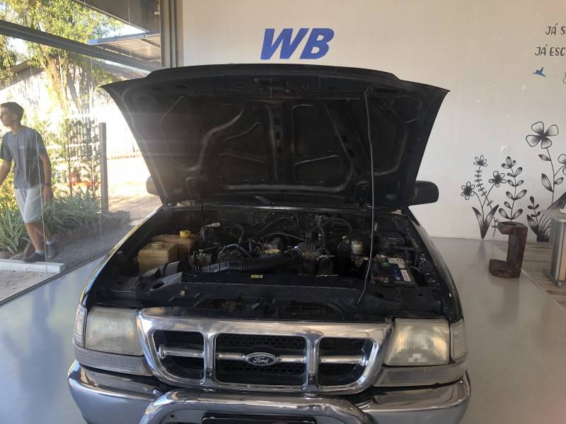 FORD - RANGER - 2002/2002 - Preta - R$ 49.800,00