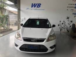 FORD - FOCUS - 2010/2011 - Branca - R$ 43.800,00