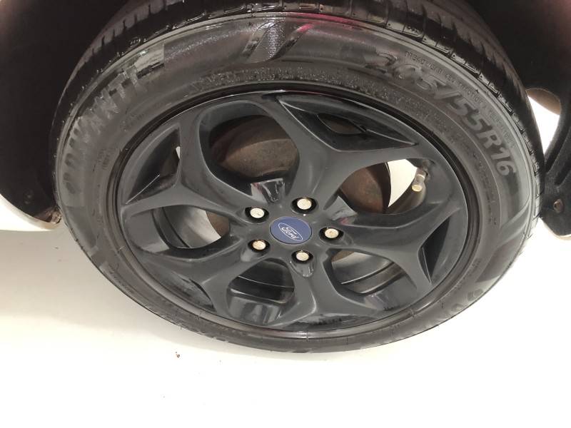 FORD - FOCUS - 2010/2011 - Branca - R$ 43.800,00