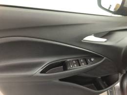 CHEVROLET - ONIX - 2025/2026 - Prata - R$ 92.800,00