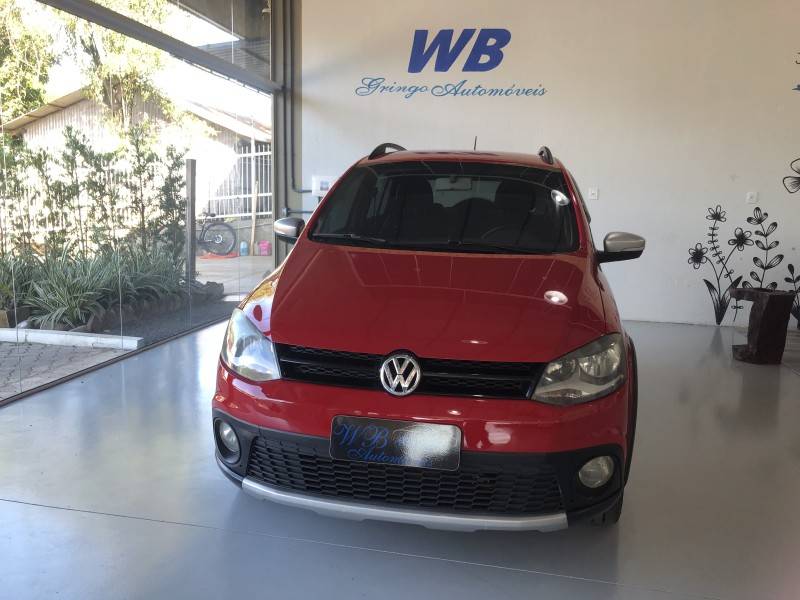 VOLKSWAGEN - CROSSFOX - 2013/2014 - Vermelha - R$ 49.800,00