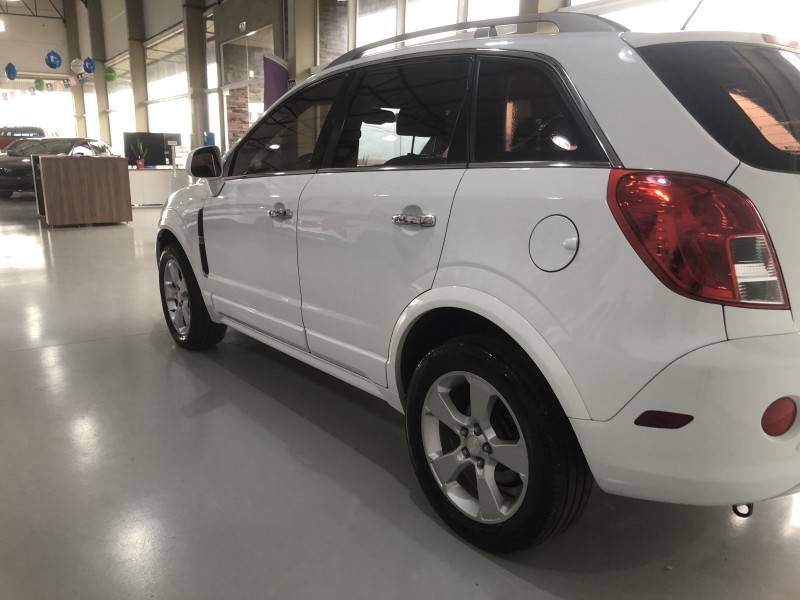CHEVROLET - CAPTIVA - 2015/2015 - Branca - R$ 60.800,00