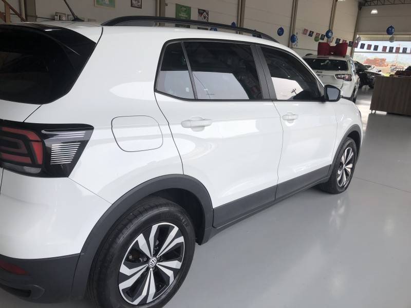 VOLKSWAGEN - T-CROSS - 2021/2022 - Branca - R$ 96.800,00