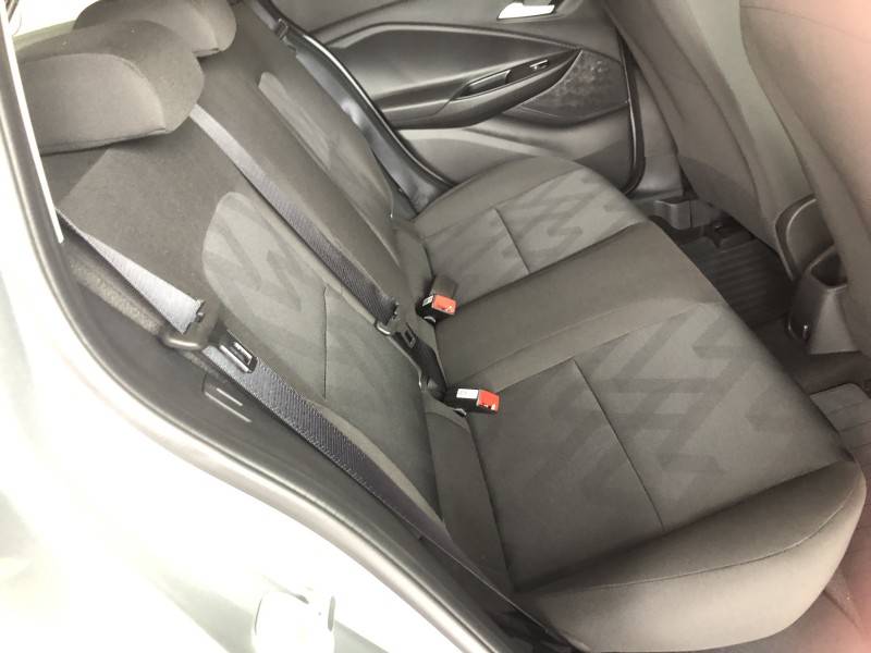 CHEVROLET - ONIX - 2025/2026 - Prata - R$ 92.800,00