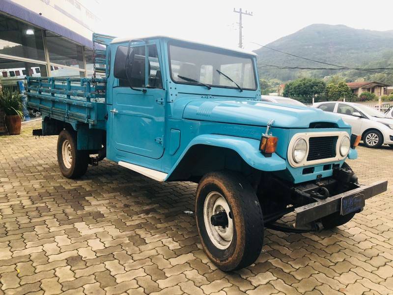 TOYOTA - BANDEIRANTE - 1980/1980 - Azul - R$ 68.800,00